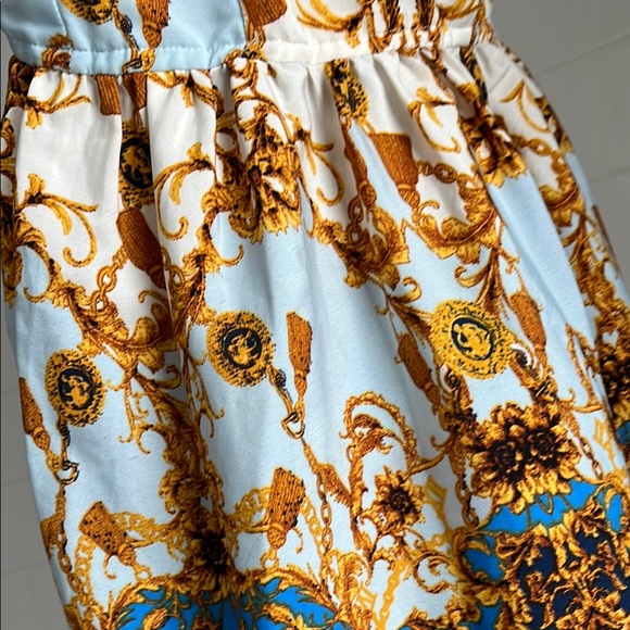 Elegant Baroque Print Dress - Picture 4 of 5